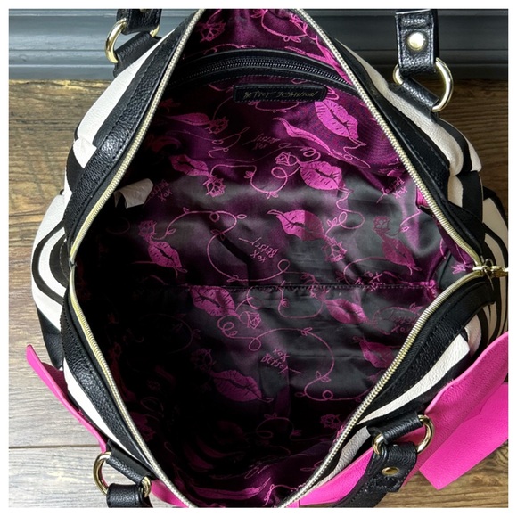 Betsey Johnson Nanza Bow Bag - Picture 6 of 10